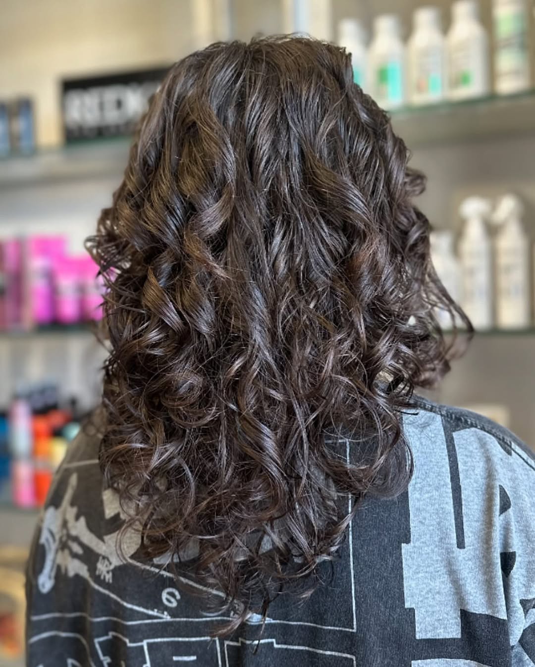 Defined Curly V-Cut