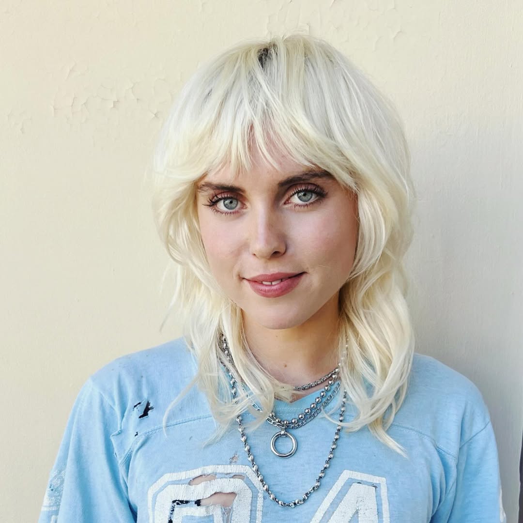 Feathered Platinum Wolf