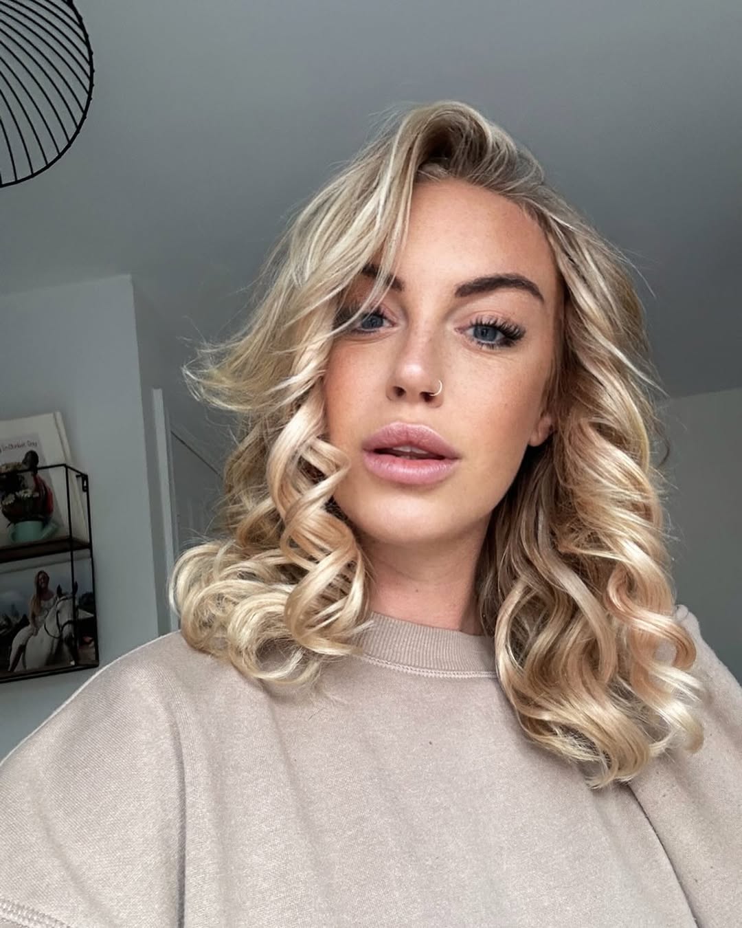 Structured Mid-Length Spirals