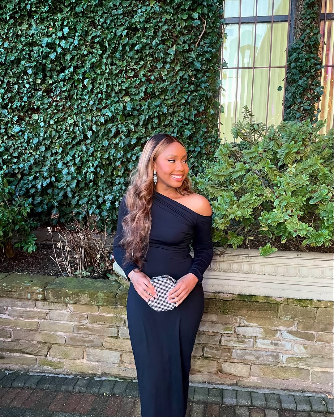 One-Shoulder Black Gown + Sleek Body-Skimming Fit